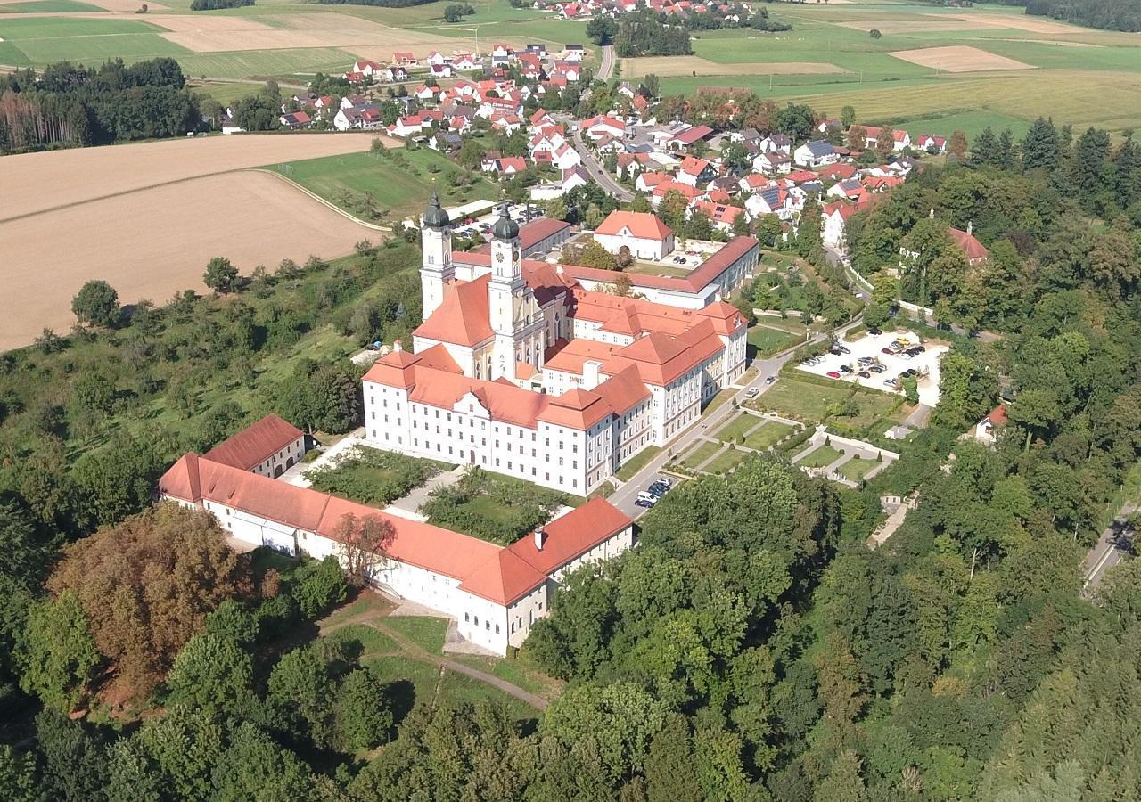 Klostergasthof Roggenburg Екстериор снимка